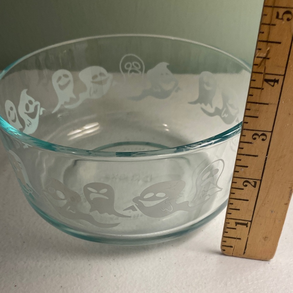 Pyrex Ghost Pattern Clear Glass Bowl - Picture 10 of 10